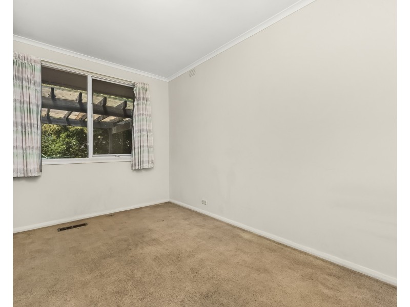 6 Maylands Crescent, Glen Waverley VIC 3150