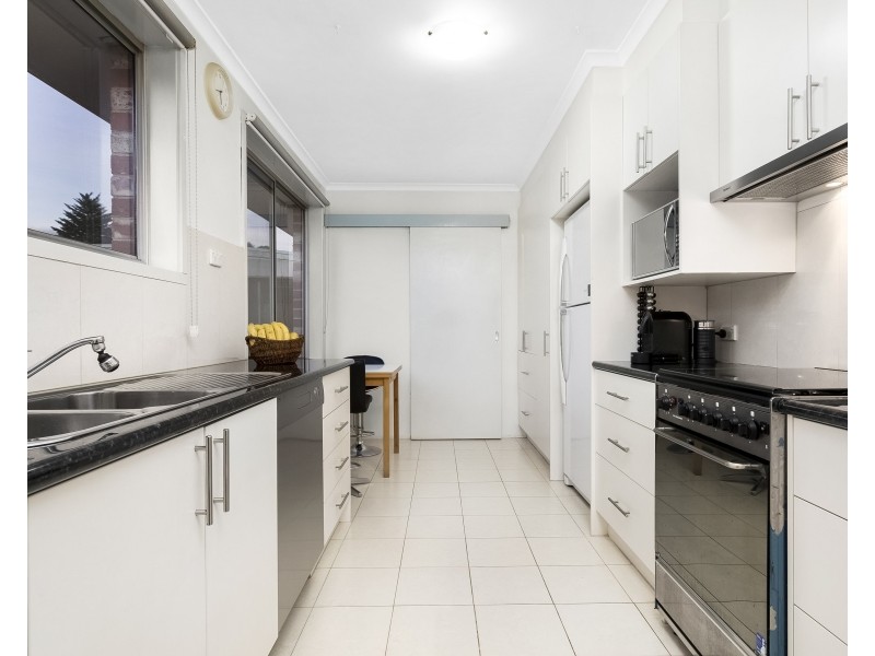 73 Tiverton Drive, Mulgrave VIC 3170