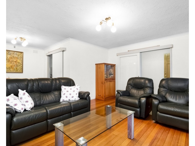 73 Tiverton Drive, Mulgrave VIC 3170