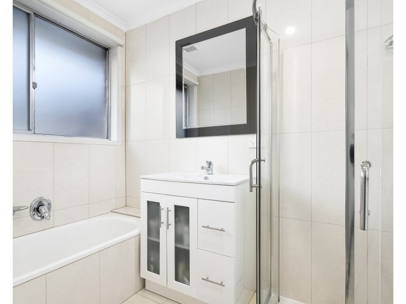 73 Tiverton Drive, Mulgrave VIC 3170