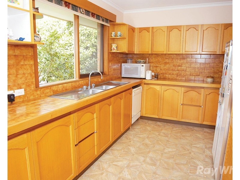 4 Regal Court, Glen Waverley VIC 3150