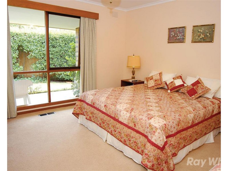 4 Regal Court, Glen Waverley VIC 3150