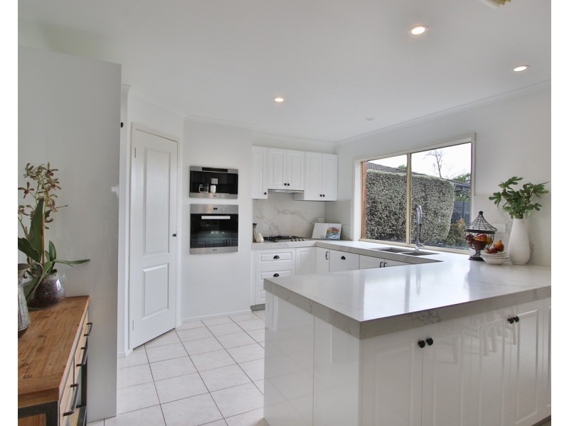 68 King Arthur Drive, Glen Waverley VIC 3150