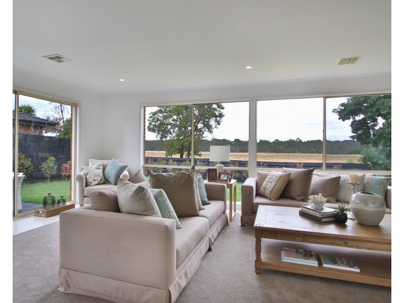 68 King Arthur Drive, Glen Waverley VIC 3150