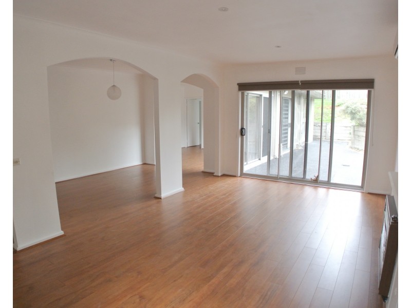 10 Tullimbar Circuit, Vermont South VIC 3133