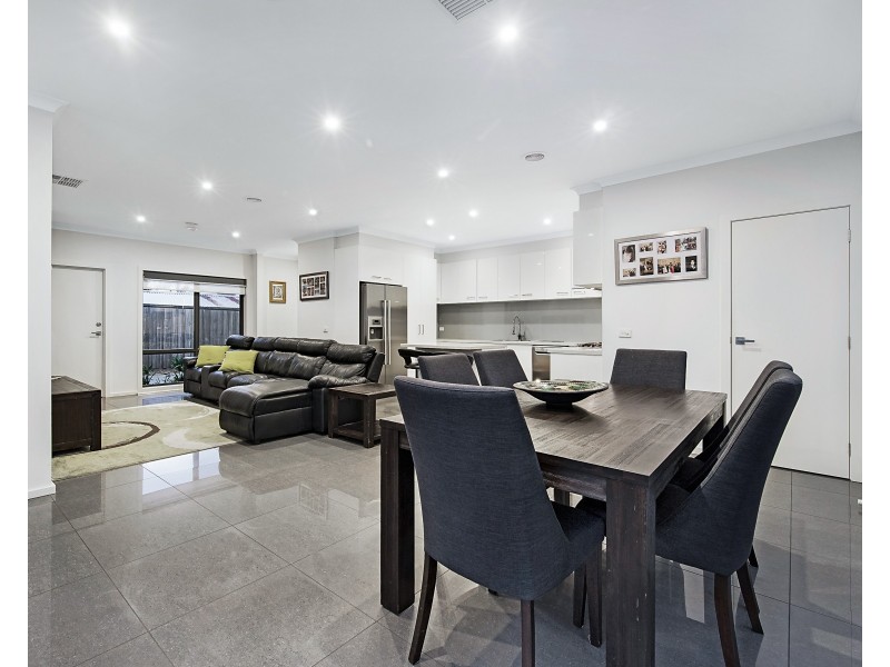 2/12 Knell Street, Mulgrave VIC 3170