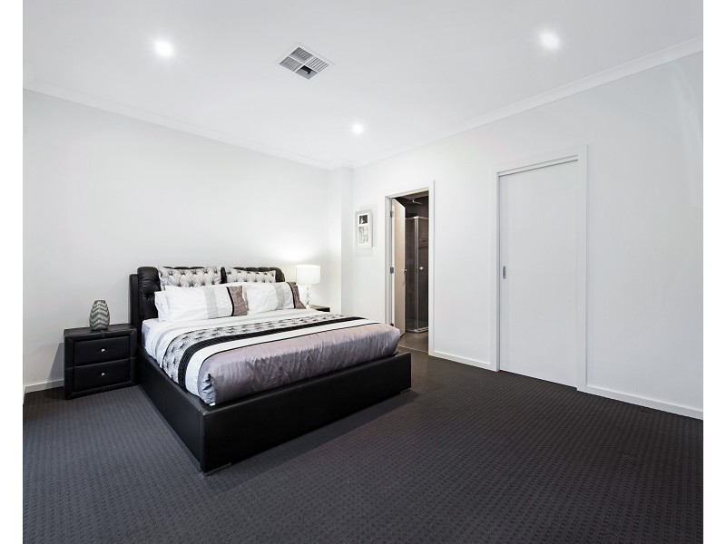 2/12 Knell Street, Mulgrave VIC 3170