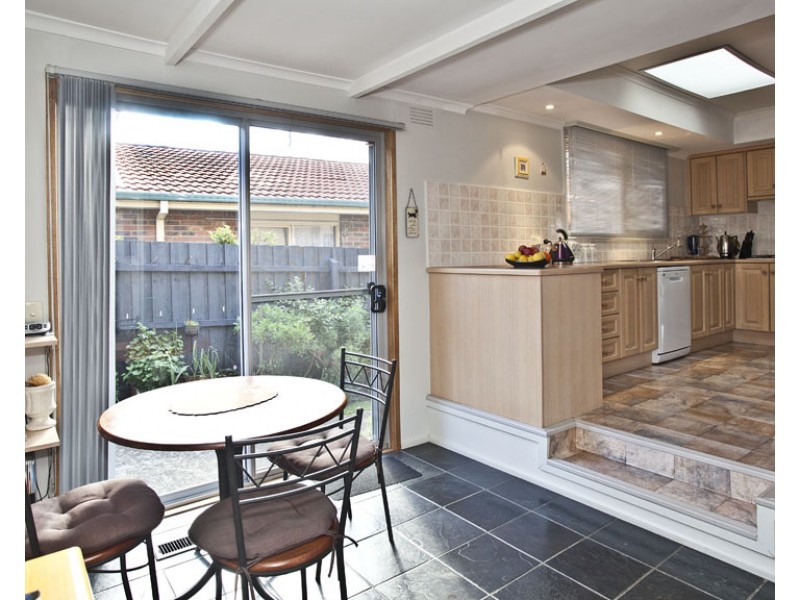 10 Newton Grove, Glen Waverley VIC 3150