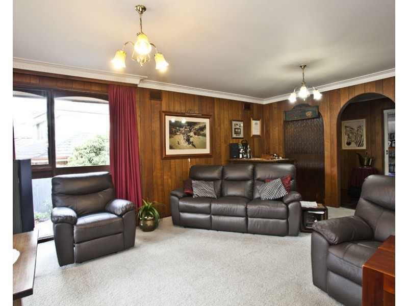 10 Newton Grove, Glen Waverley VIC 3150