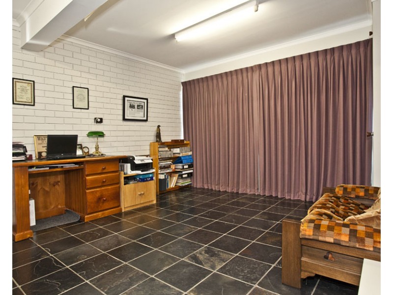 10 Newton Grove, Glen Waverley VIC 3150