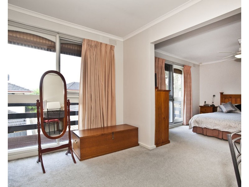 10 Newton Grove, Glen Waverley VIC 3150