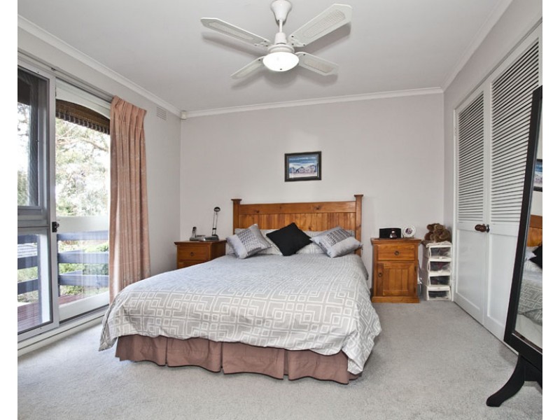 10 Newton Grove, Glen Waverley VIC 3150