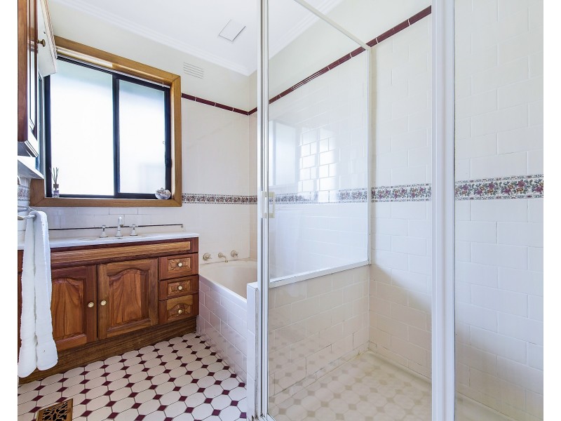 24 Glencairn Street, Mulgrave VIC 3170