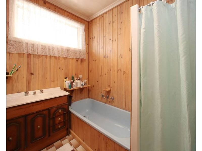 44 Enfield Drive, Bayswater VIC 3153