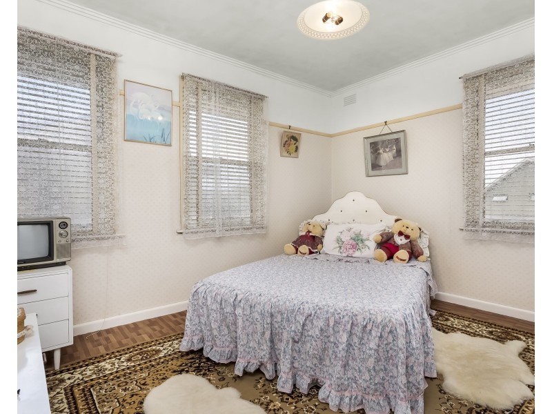 85 Summerhill Road, Reservoir VIC 3073