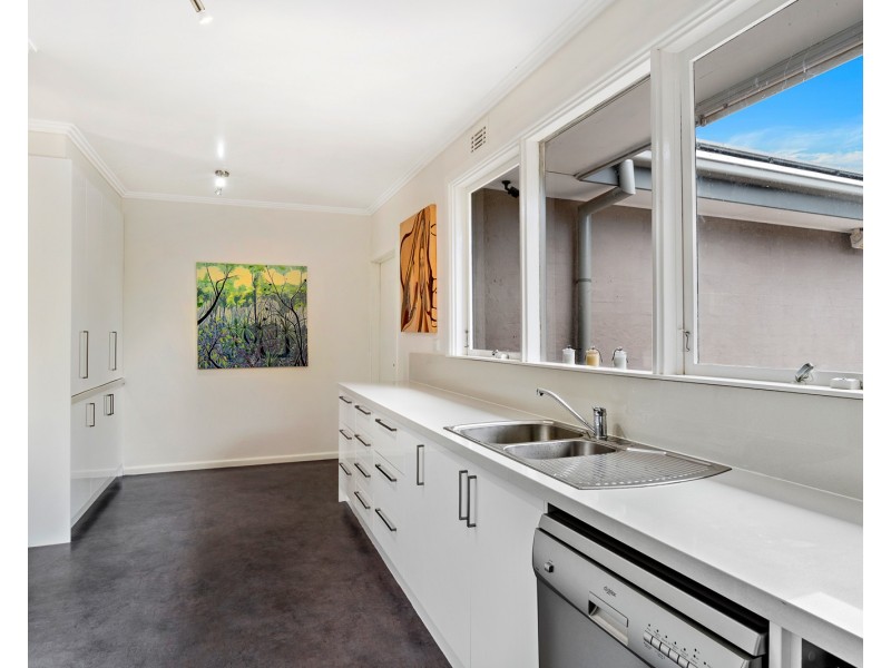 64 Husband Road, Forest Hill VIC 3131