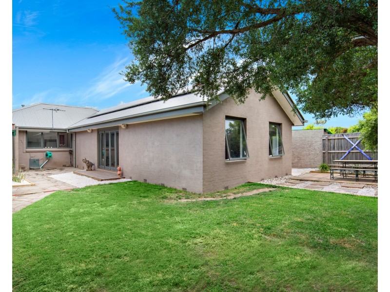 64 Husband Road, Forest Hill VIC 3131