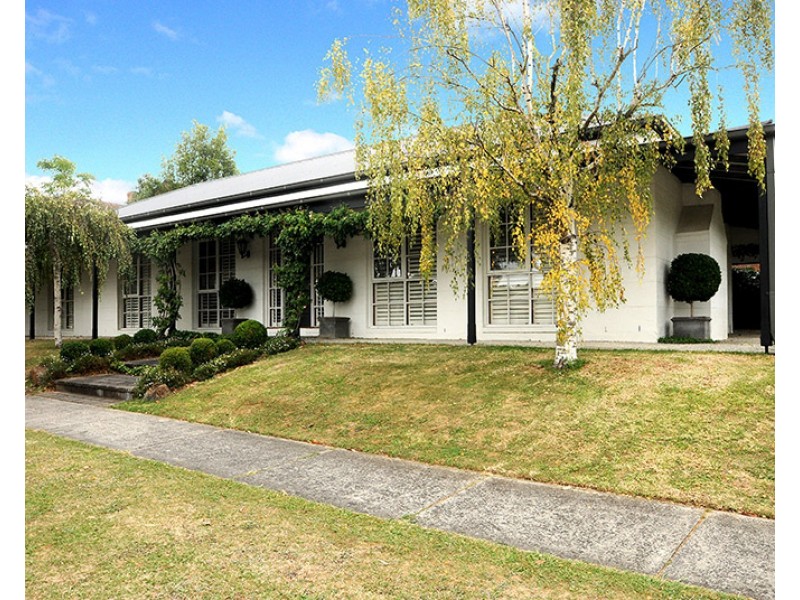 1 Aston Heath, Glen Waverley VIC 3150