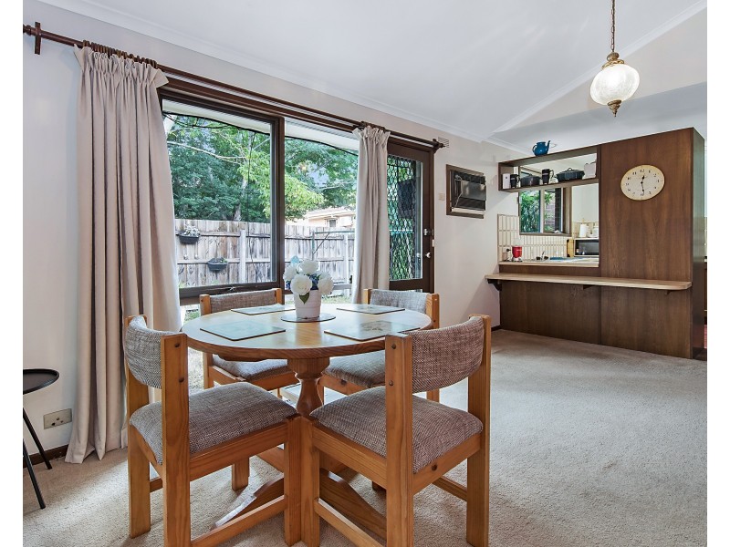 4/26 Jonathan Avenue, Burwood East VIC 3151