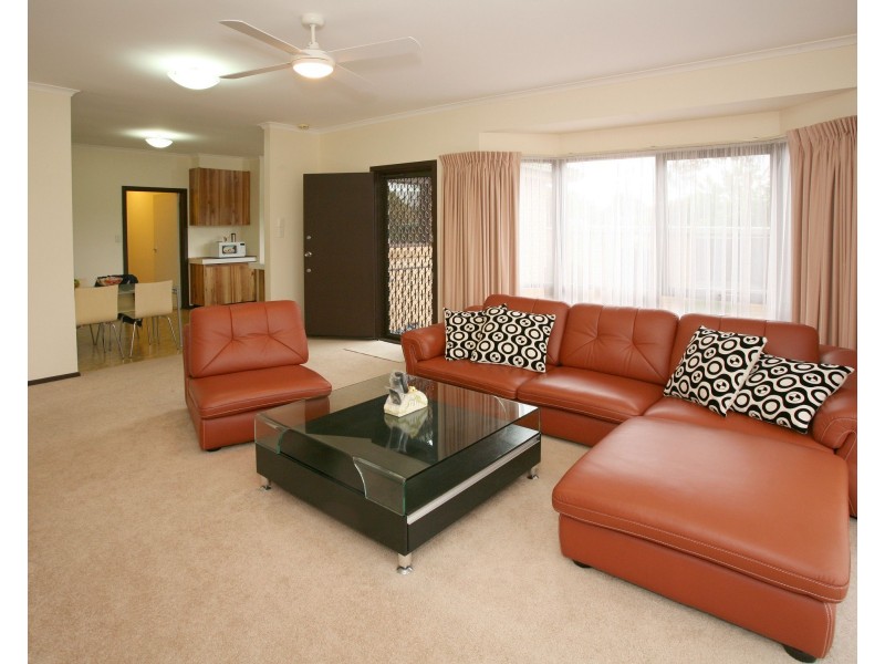 8 Castle Close, Glen Waverley VIC 3150