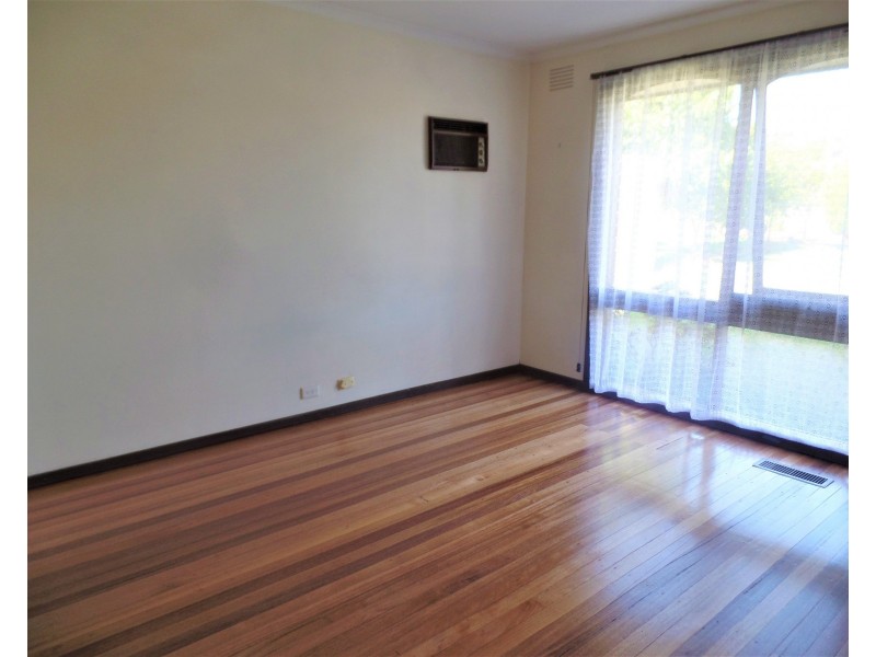 8 Castle Close, Glen Waverley VIC 3150