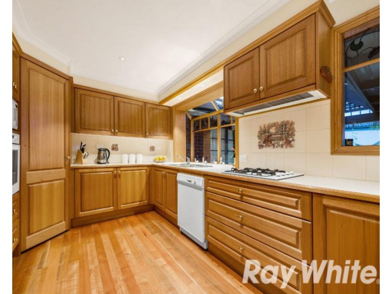 13 McLean Court, Wantirna South VIC 3152