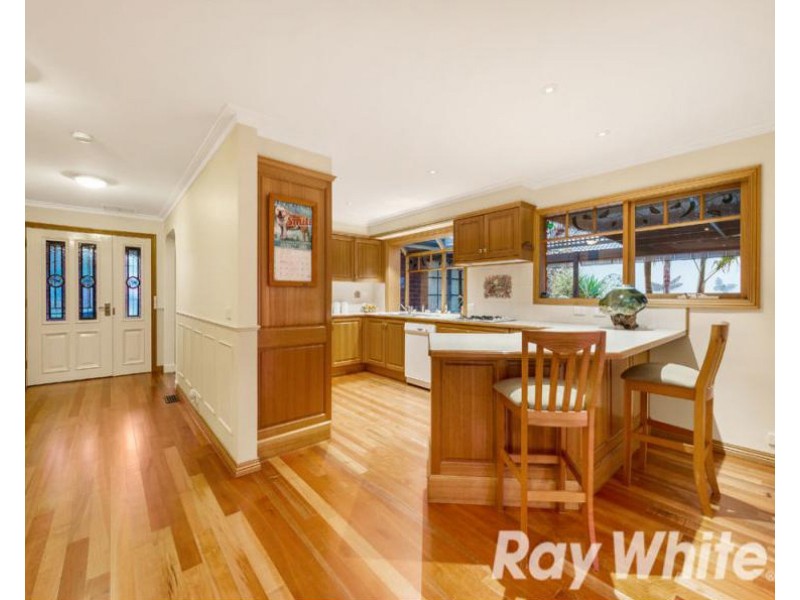 13 McLean Court, Wantirna South VIC 3152