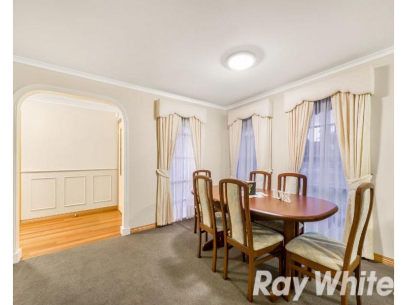 13 McLean Court, Wantirna South VIC 3152