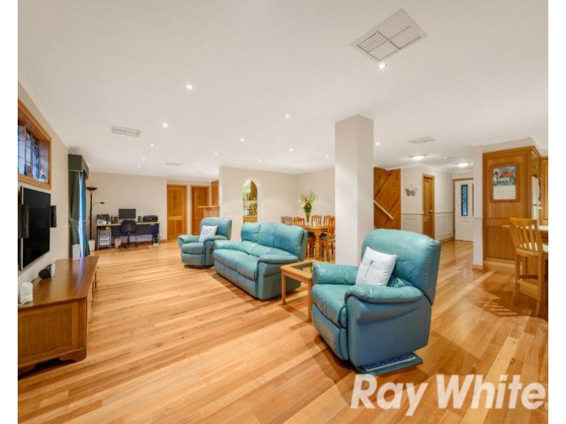 13 McLean Court, Wantirna South VIC 3152