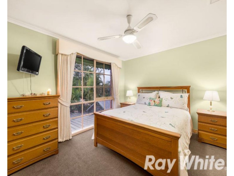 13 McLean Court, Wantirna South VIC 3152