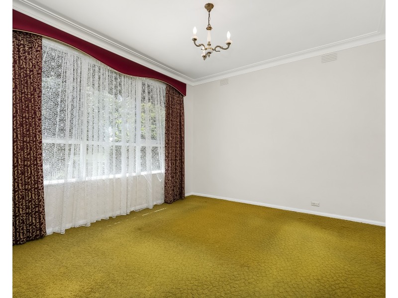 94 Watsons Road, Glen Waverley VIC 3150