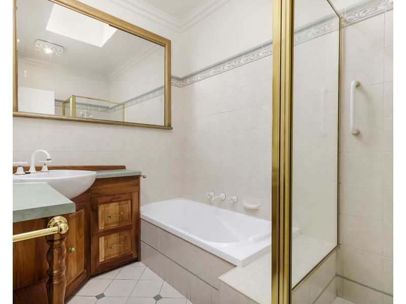 94 Watsons Road, Glen Waverley VIC 3150