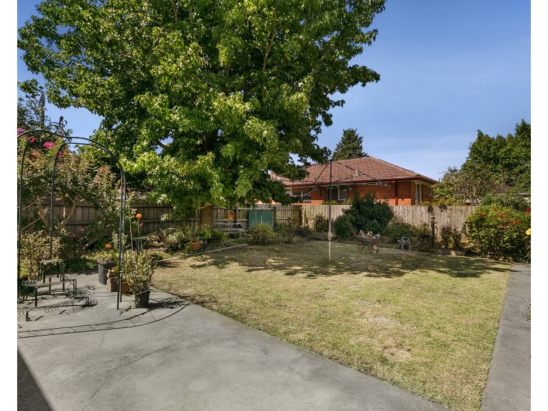 94 Watsons Road, Glen Waverley VIC 3150