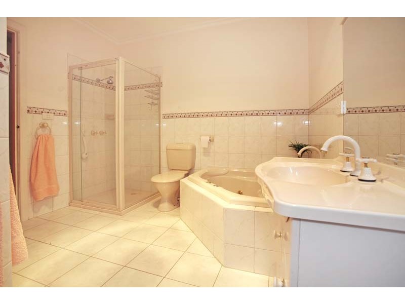 59 Bertrand Avenue, Mulgrave VIC 3170