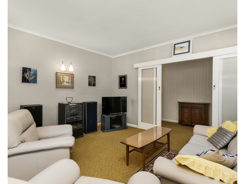 52 Pepperell Avenue, Glen Waverley VIC 3150