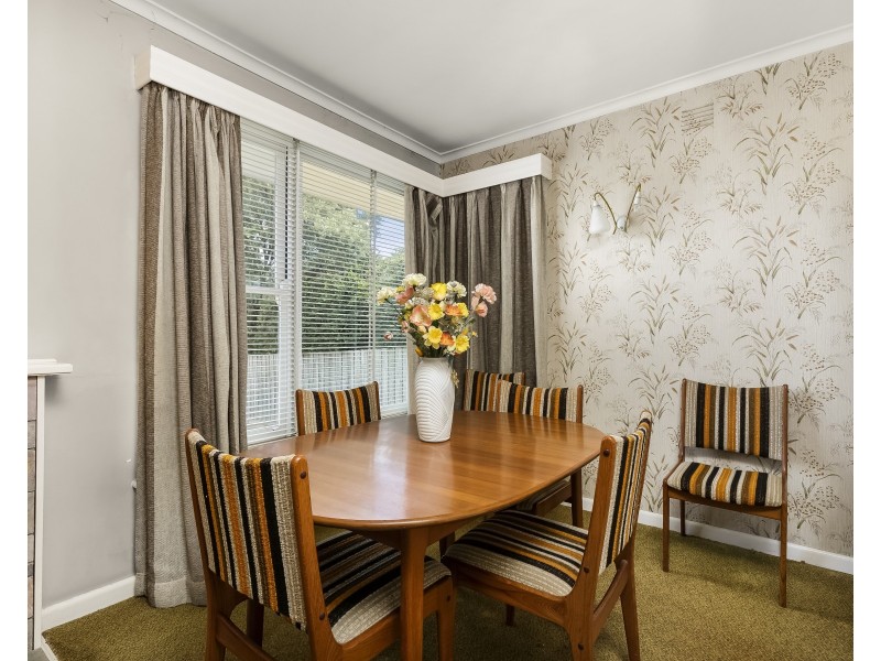 52 Pepperell Avenue, Glen Waverley VIC 3150