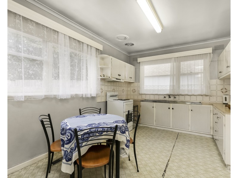 52 Pepperell Avenue, Glen Waverley VIC 3150