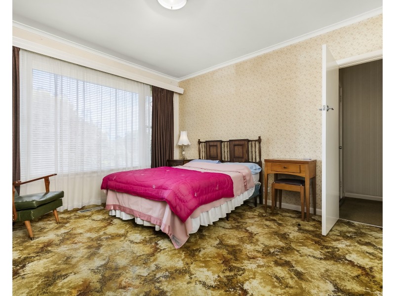 52 Pepperell Avenue, Glen Waverley VIC 3150