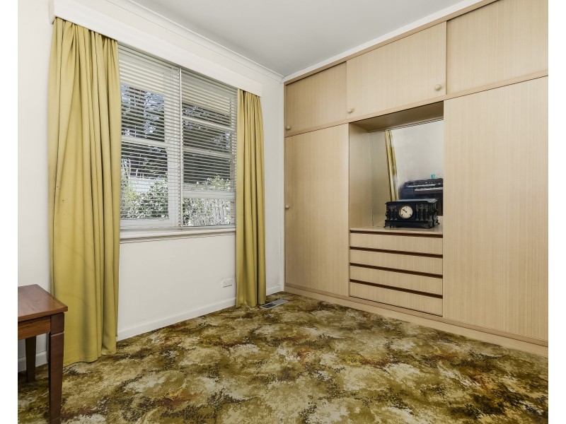 52 Pepperell Avenue, Glen Waverley VIC 3150