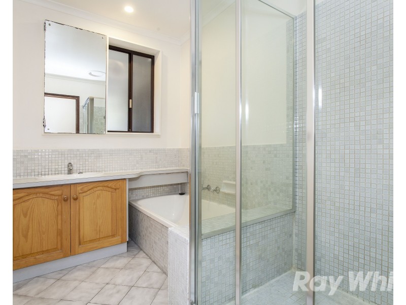 7 Cairn Grove, Glen Waverley VIC 3150