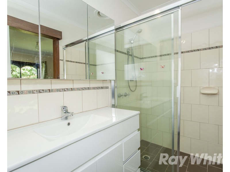 7 Cairn Grove, Glen Waverley VIC 3150