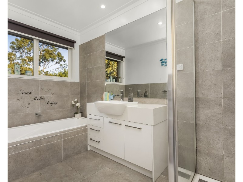 1 Carrington Court, Burwood East VIC 3151