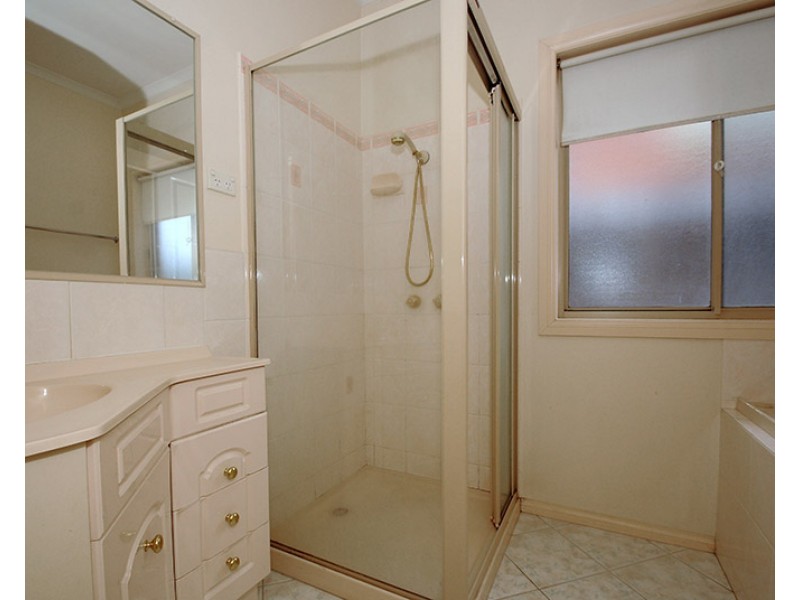 24 Shaftsbury Drive, Mulgrave VIC 3170