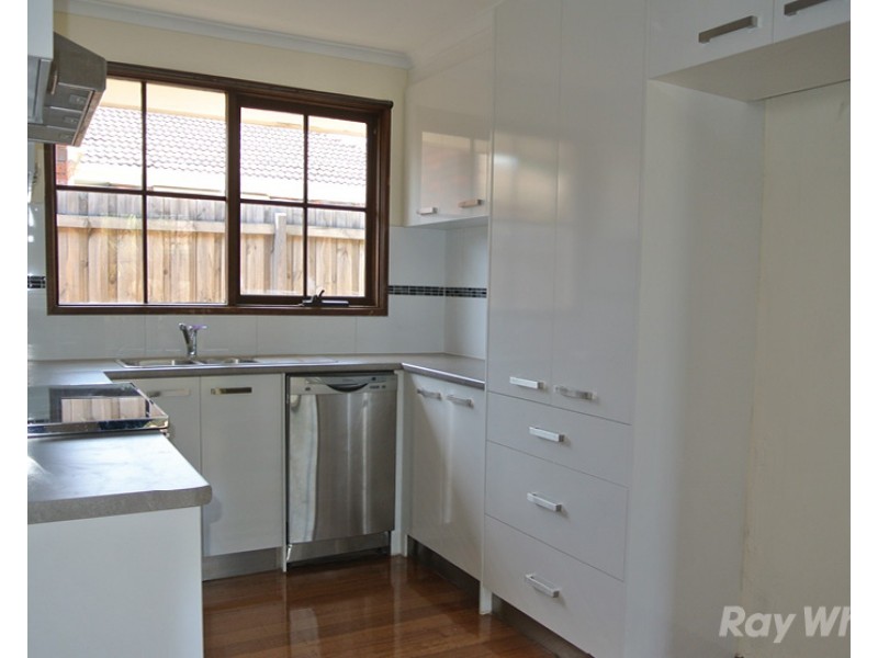 4 Searle Court, Dandenong North VIC 3175