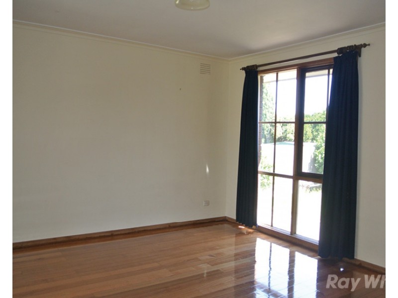 4 Searle Court, Dandenong North VIC 3175