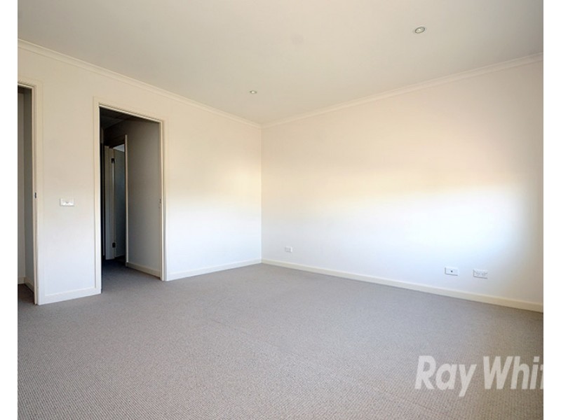 24 St James Park Drive, Mulgrave VIC 3170