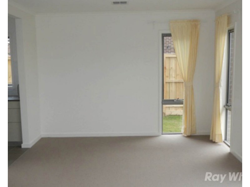 34 Grove Way, Wantirna South VIC 3152