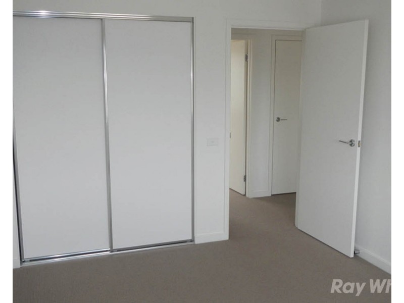 34 Grove Way, Wantirna South VIC 3152