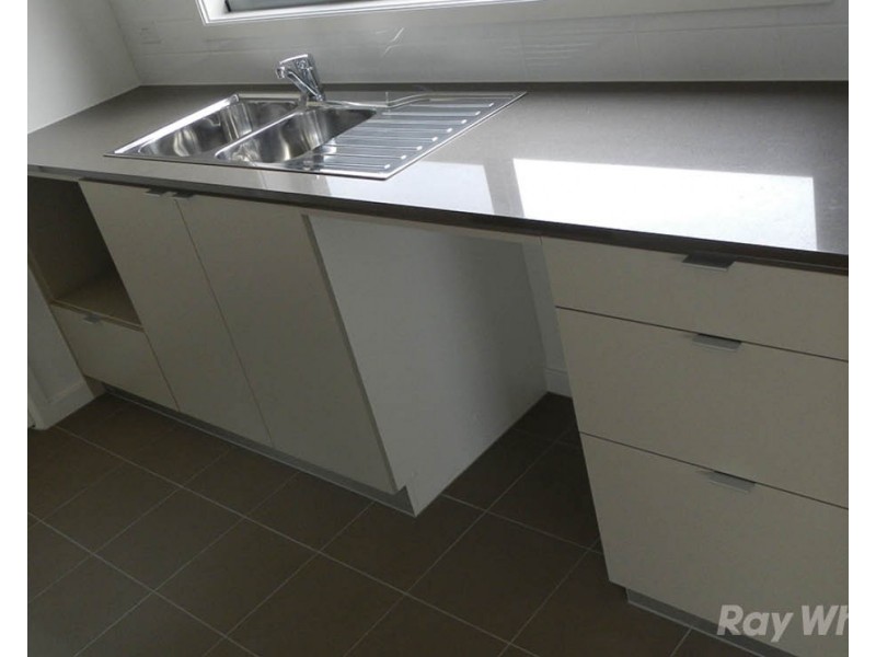 34 Grove Way, Wantirna South VIC 3152