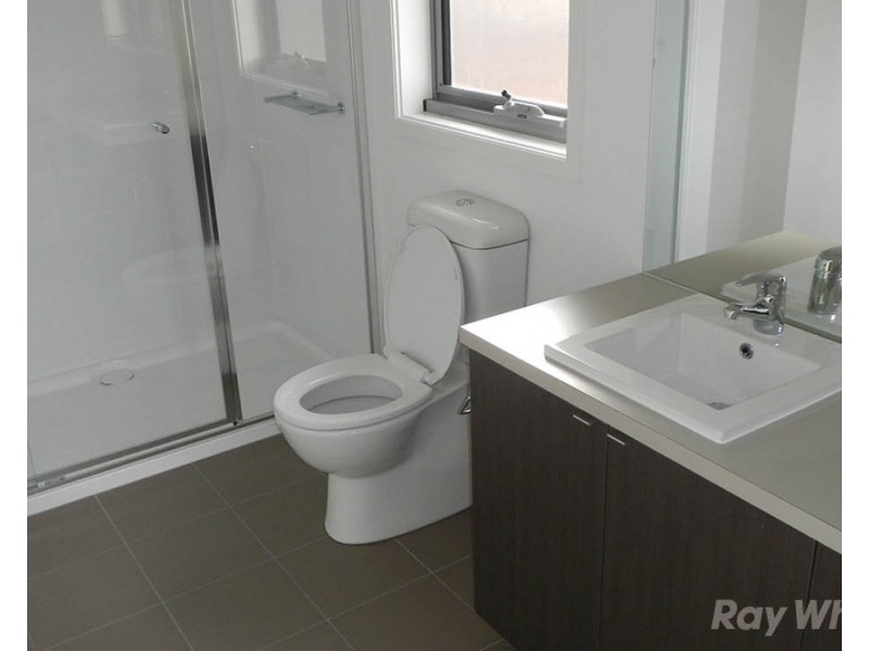 34 Grove Way, Wantirna South VIC 3152